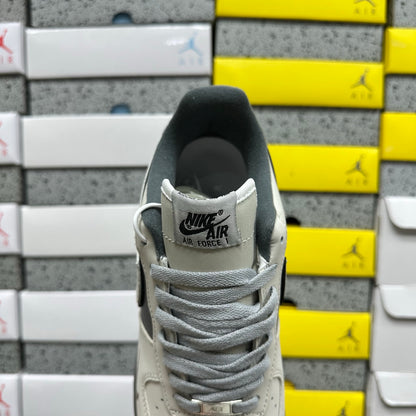 Nike Air Force 1 '07 LV8 | Beige and Dark Gray
