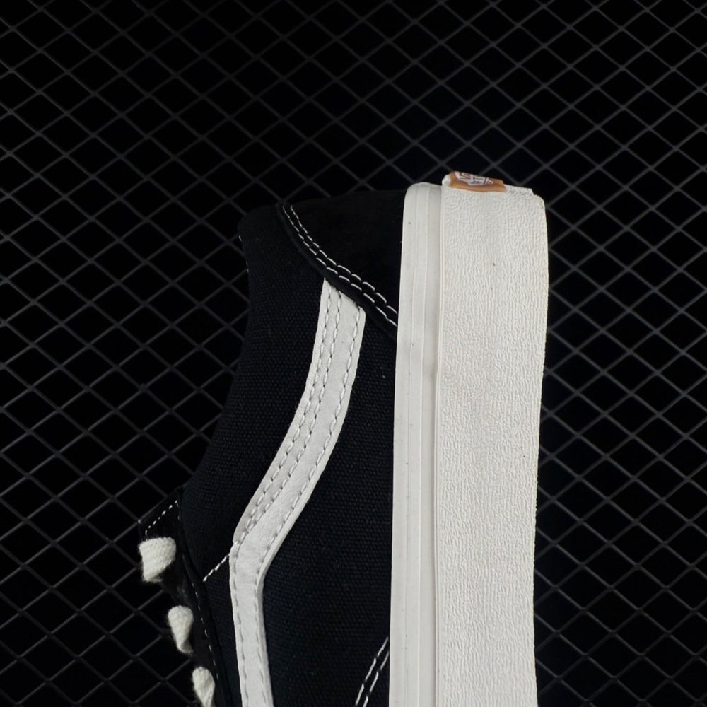 Old Skool Shoe Black & White